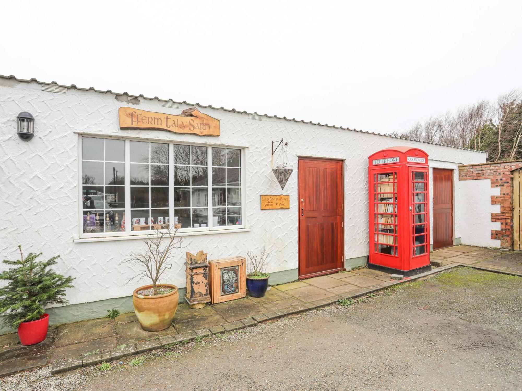 Tal Sarn Shepherd Hut Llanfairpwllgwyngyll Exteriér fotografie